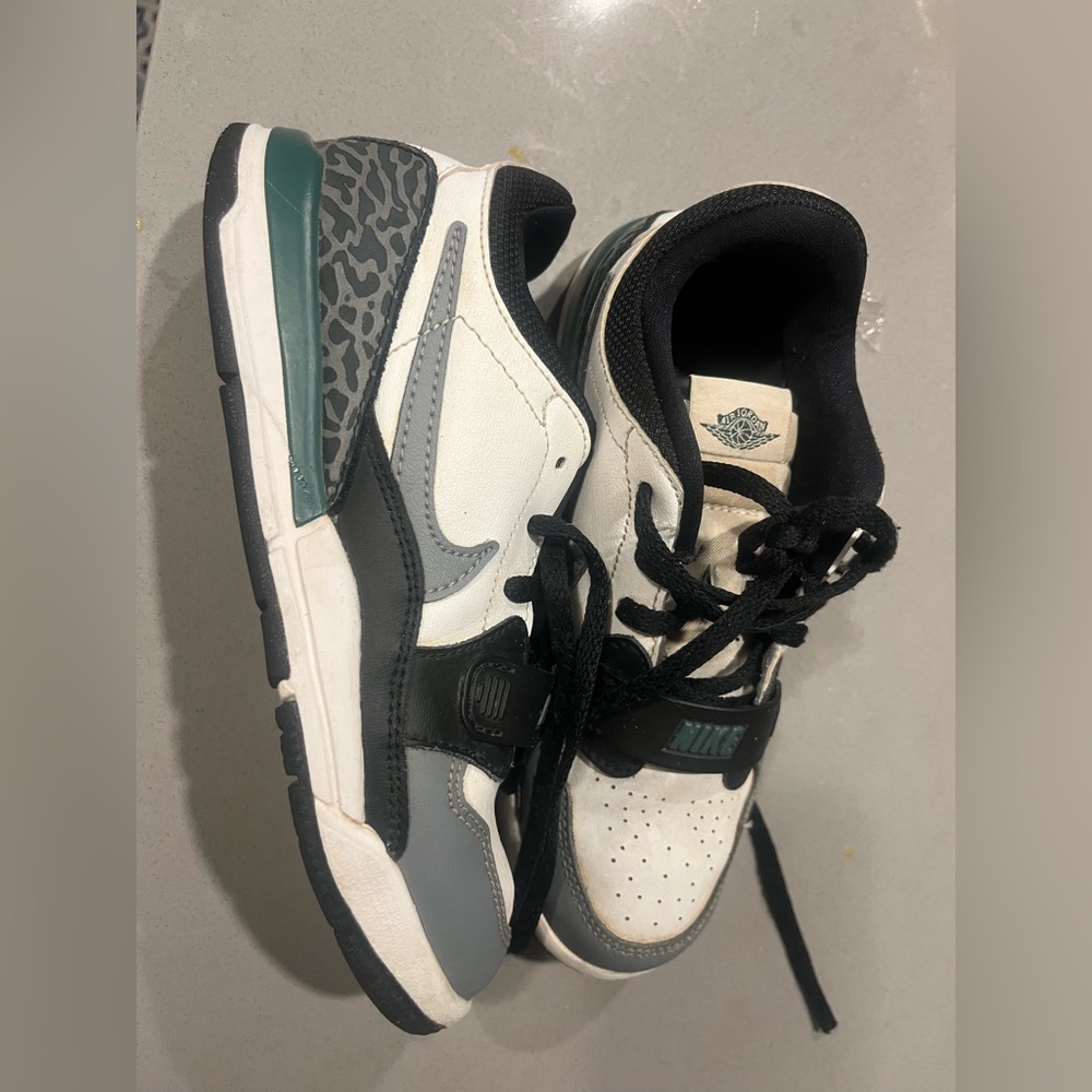 EUC Jordan Legacy 312 Low - Picture 3 of 10